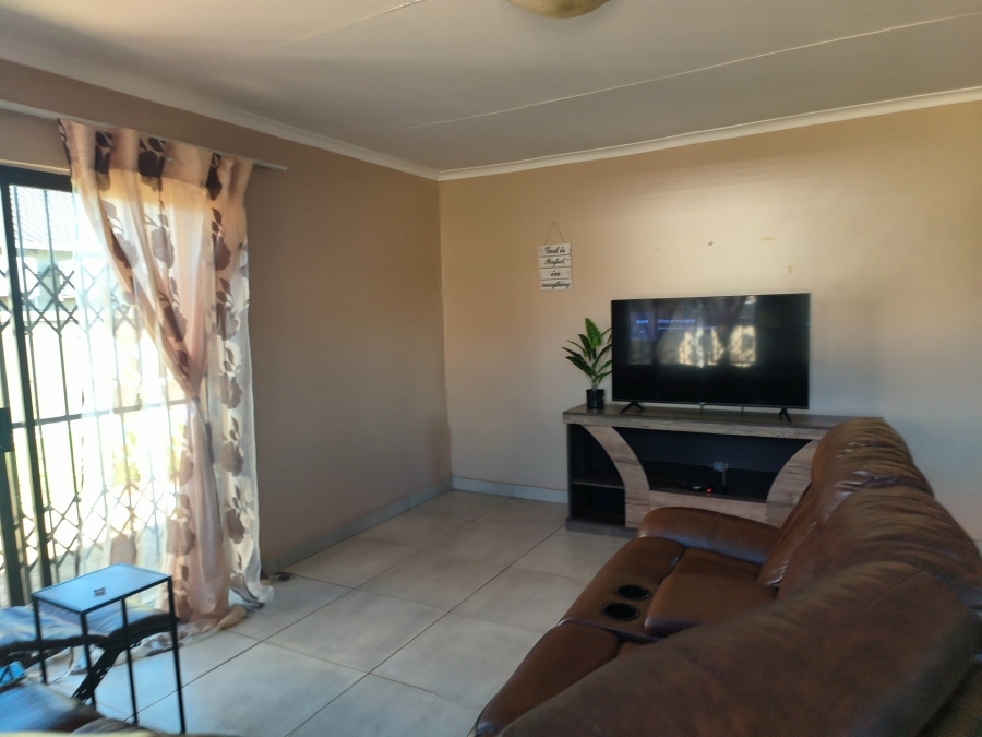 3 Bedroom Property for Sale in Ellaton North West